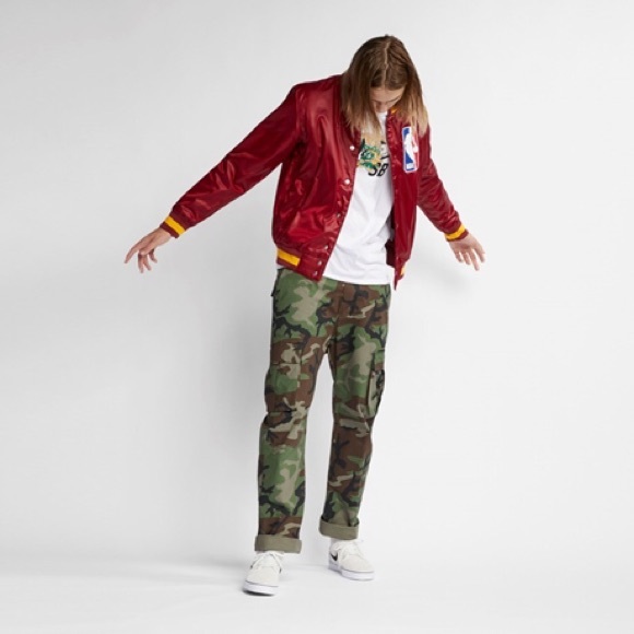 Nike SBxNBA Bomber Jacket - Picture 2 of 7